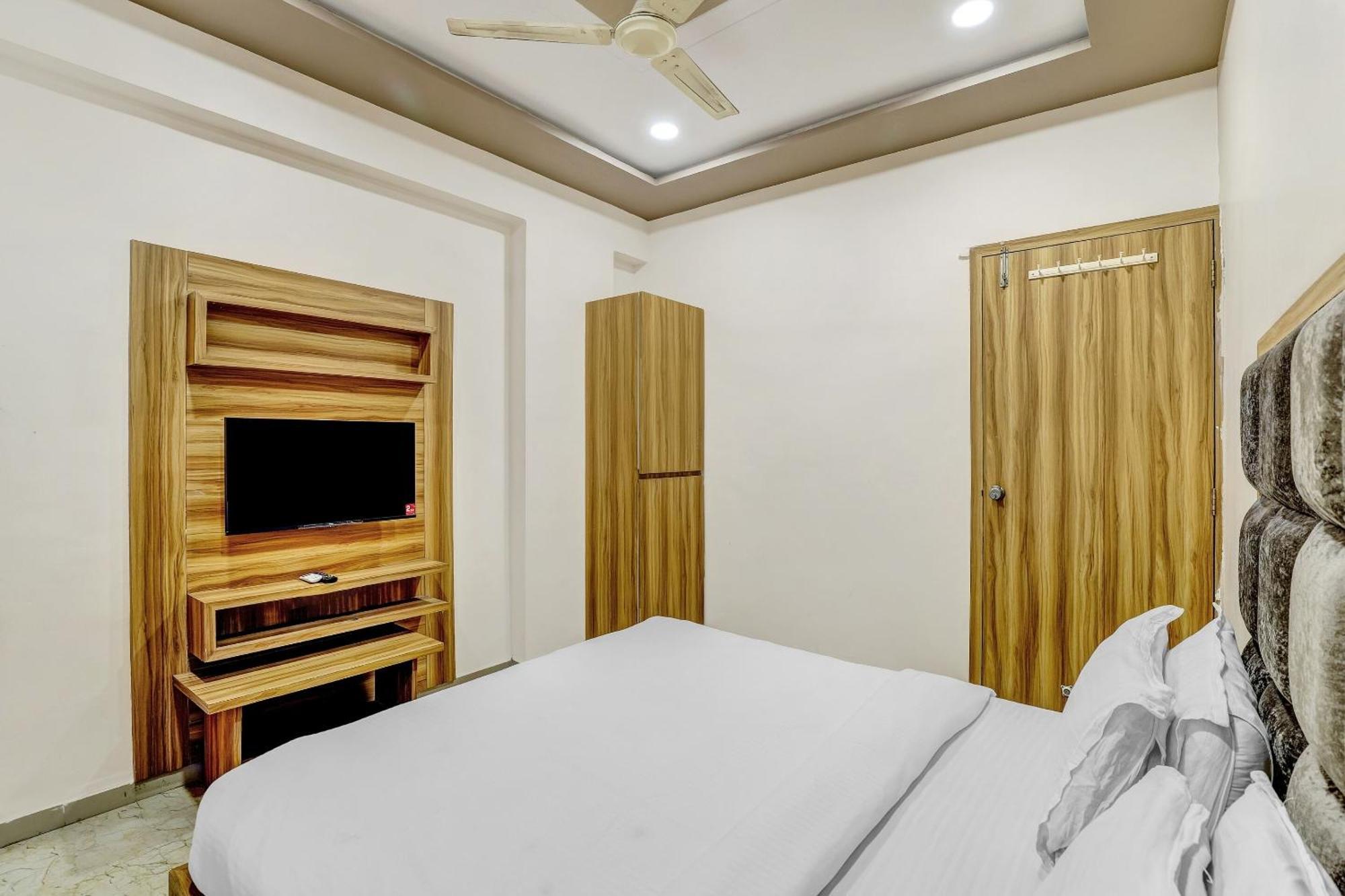 Hotel Capital O Maple View Naroda Exteriér fotografie