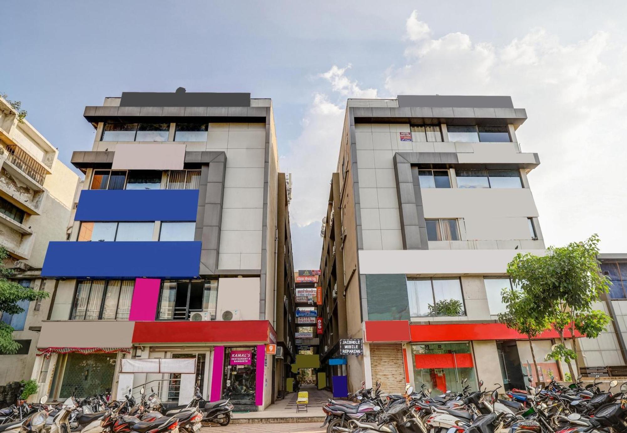 Hotel Capital O Maple View Naroda Exteriér fotografie