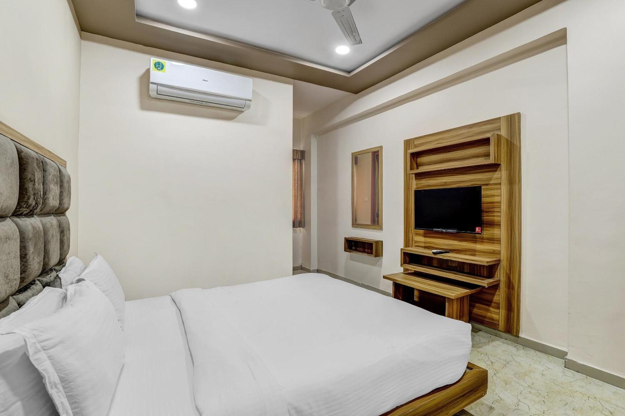Hotel Capital O Maple View Naroda Exteriér fotografie