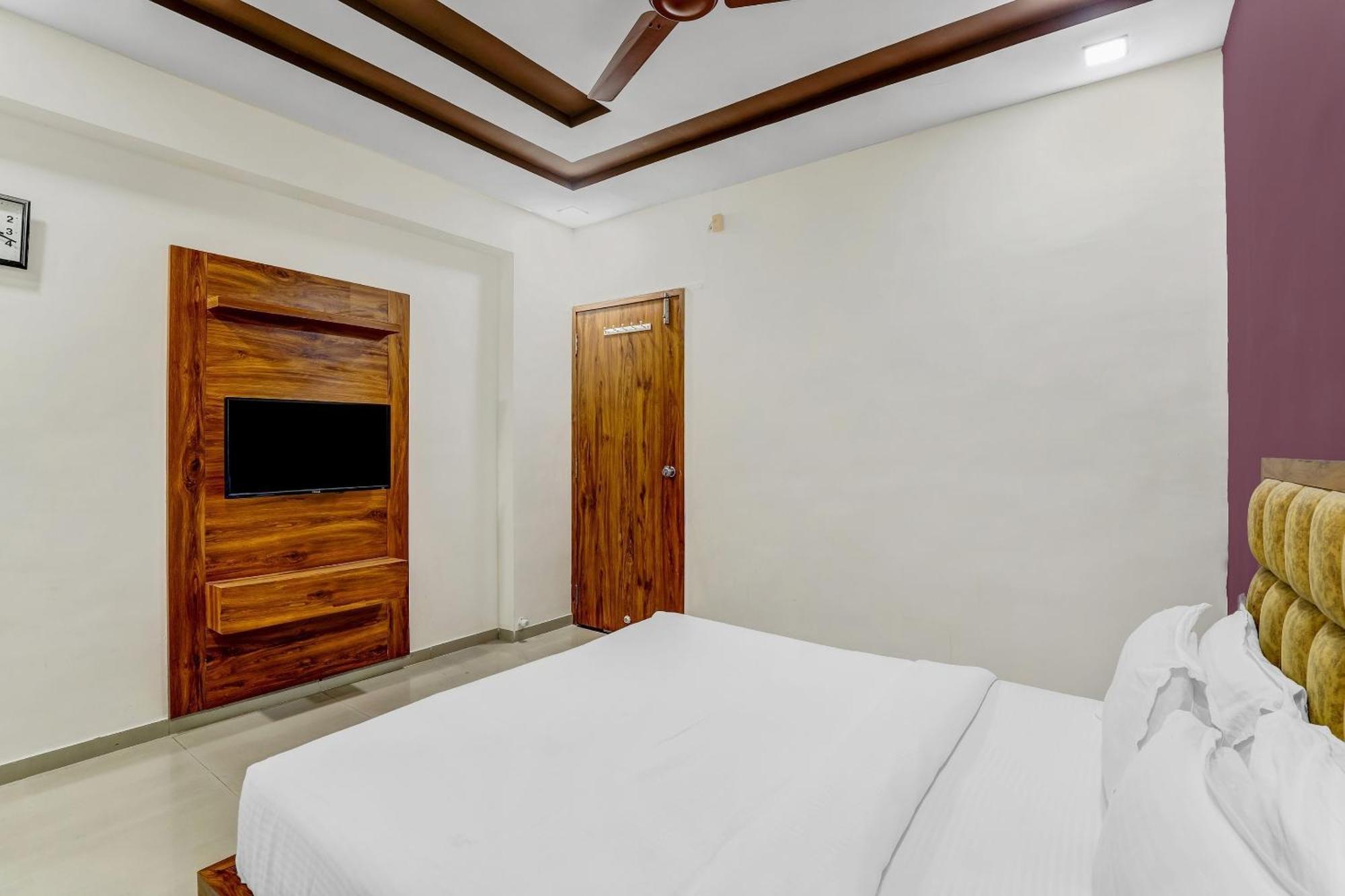 Hotel Capital O Maple View Naroda Exteriér fotografie