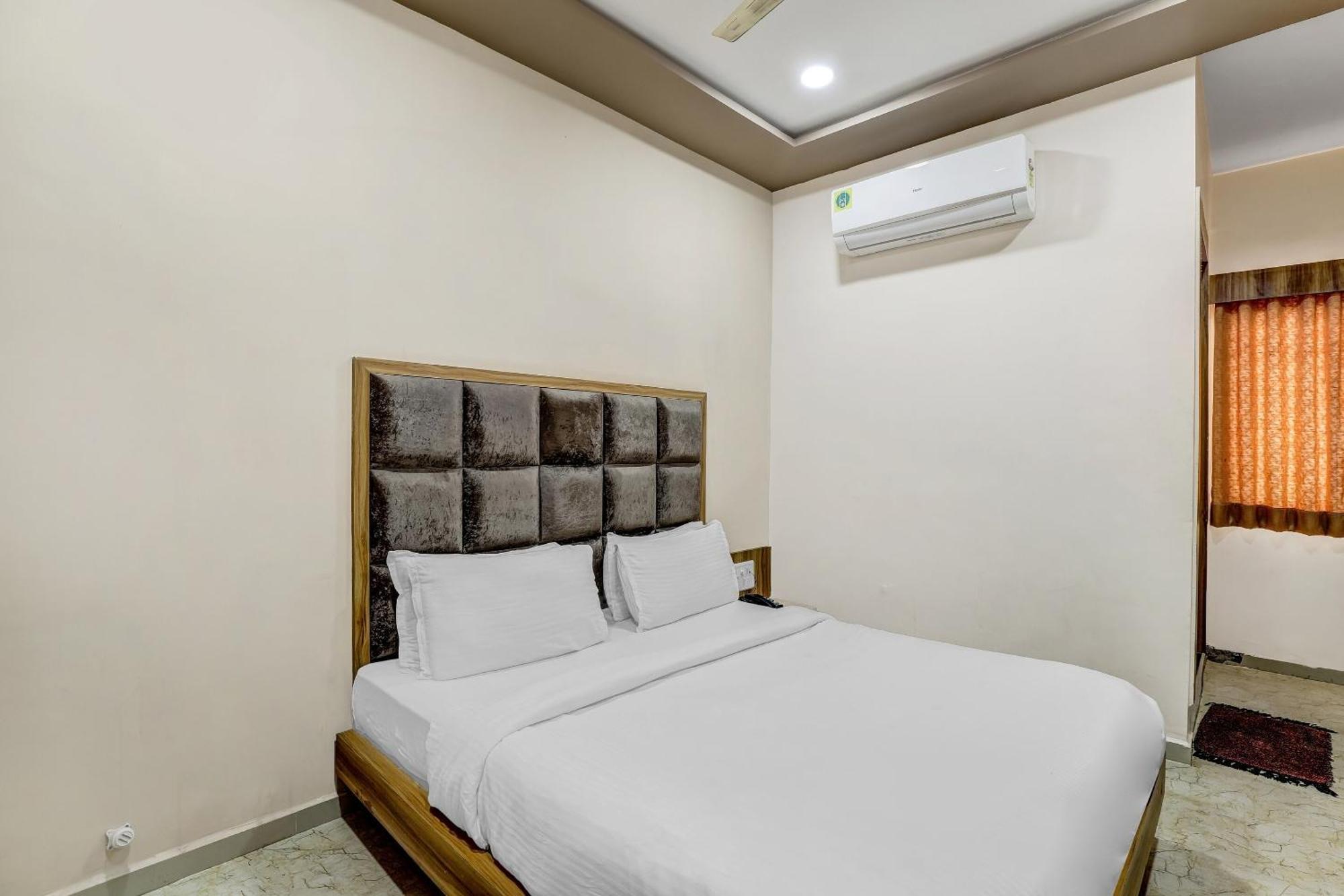 Hotel Capital O Maple View Naroda Exteriér fotografie