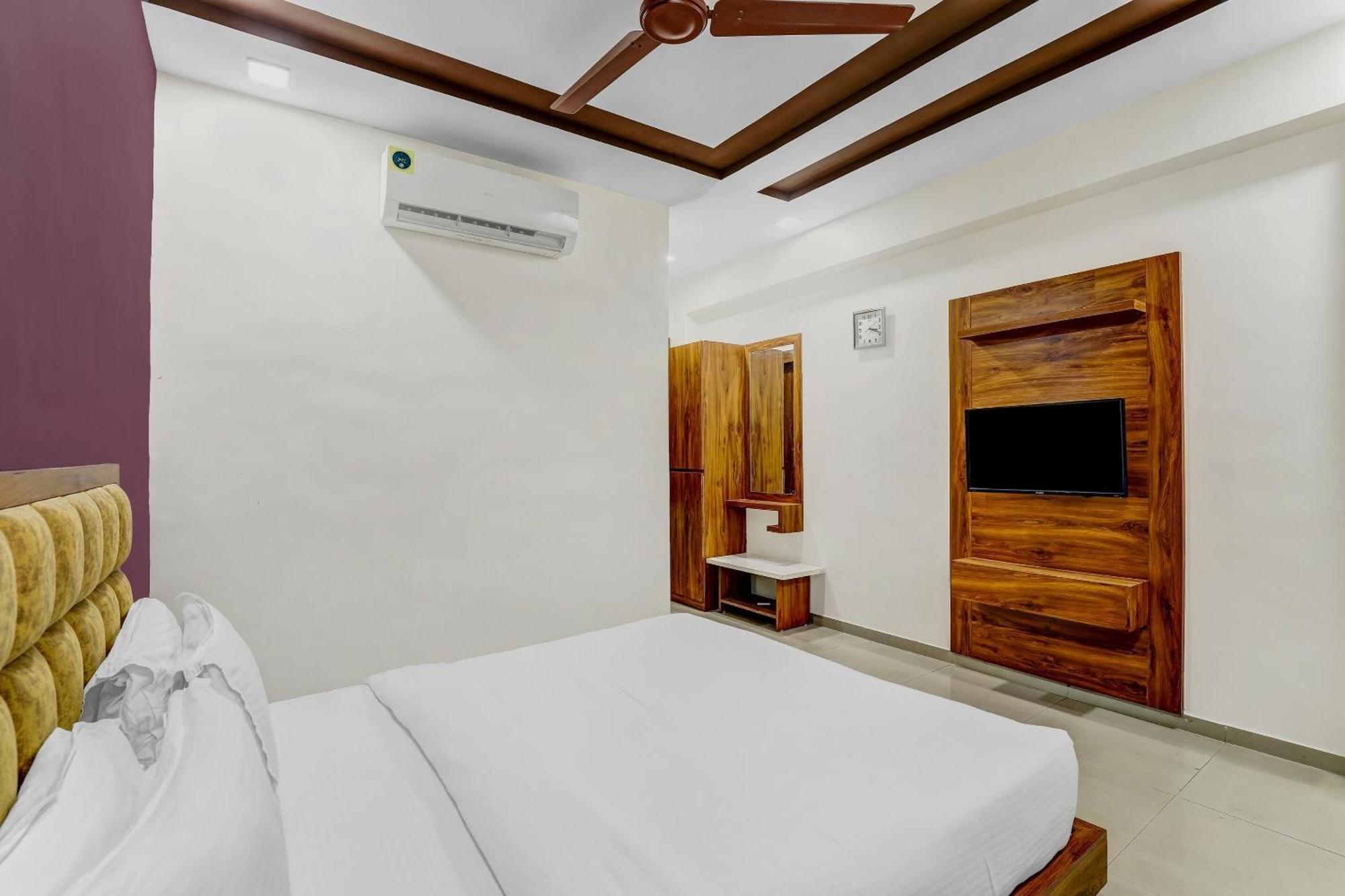 Hotel Capital O Maple View Naroda Exteriér fotografie